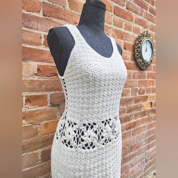 Handmade Knitted Dress From Cuba - Picture 3 of 4